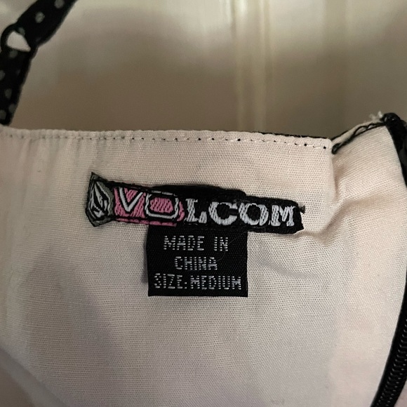 Volcom polka dot camisole. size M. cute buttons on the back. black & white 🖤🤍 - Picture 6 of 6